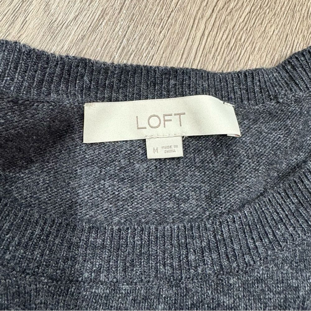 LOFT Gray Button Shoulder Bell Sleeve Sweater Women's Medium - Picture 2 of 7